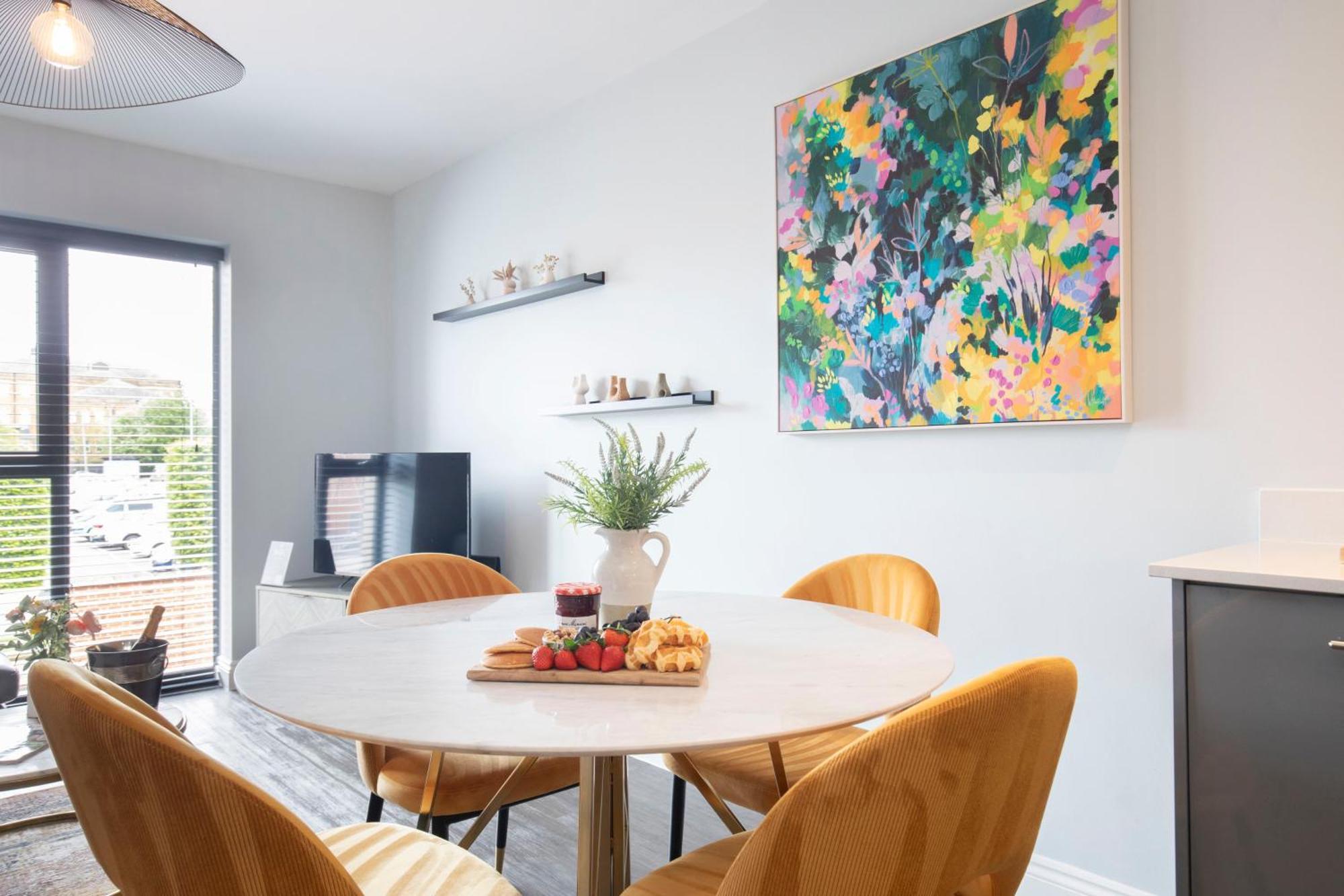 Elliot Oliver - Stylish 2 Bedroom Apartment With Parking In The Docks Gloucester Exterior photo
